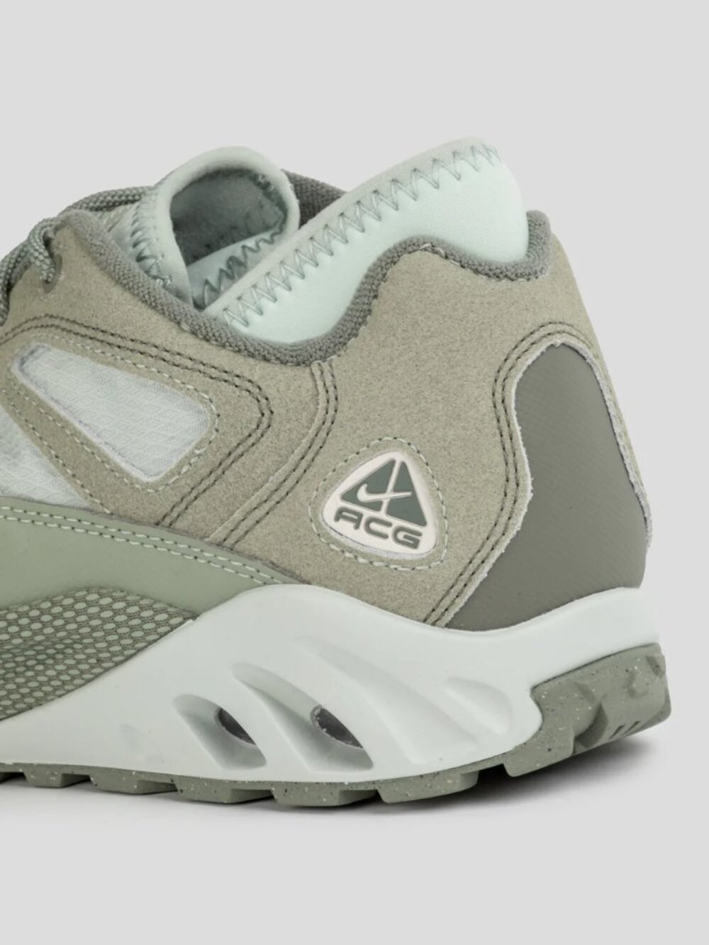 Nike ACG Air Exploraid Jade Horizon and White FV2925-300 Men's Sz 11 Hiking NEW - Picture 14 of 14